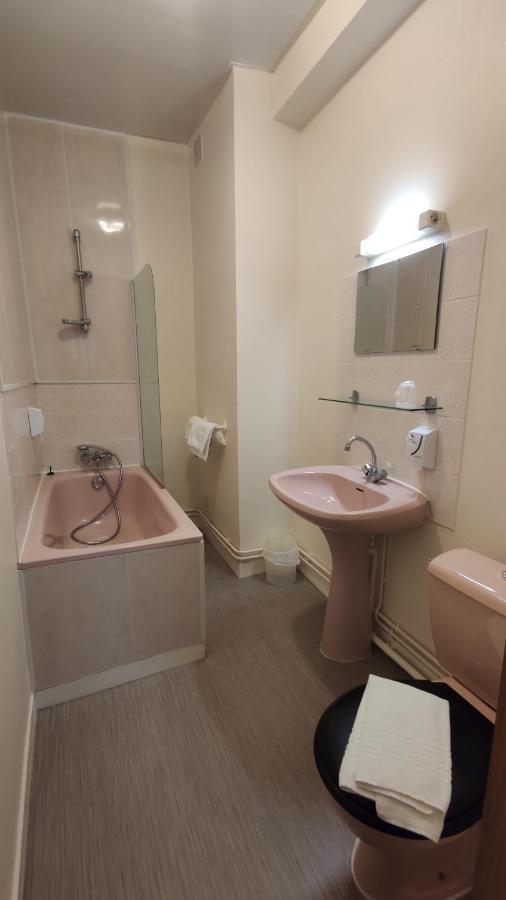 Hotel Angleterre แชร์บูร์ก อ็อง กงต็องแต็ง ภายนอก รูปภาพ