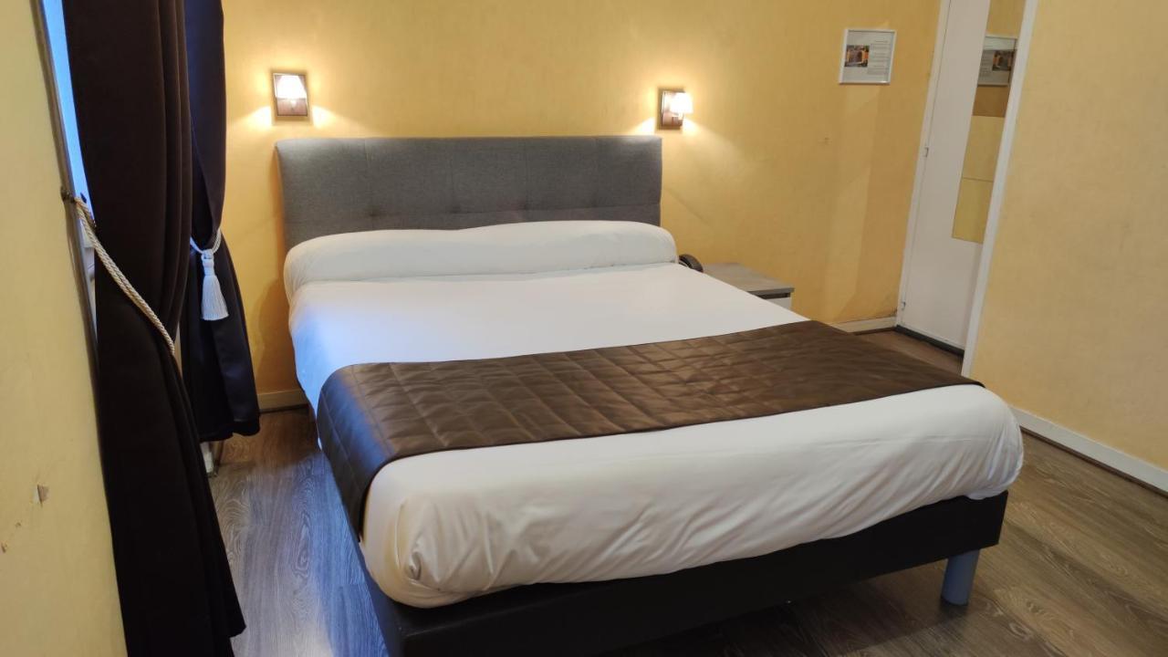Hotel Angleterre แชร์บูร์ก อ็อง กงต็องแต็ง ภายนอก รูปภาพ